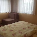 Szenczi Vendeghaz Apartment