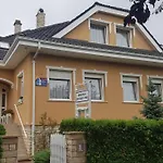 Apartment Szenczi Vendeghaz *