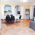Apartment Szenczi Vendeghaz