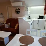 Szenczi Vendeghaz Apartmán