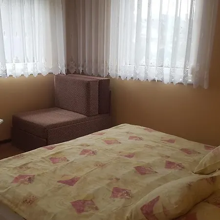 Szenczi Vendeghaz Apartment
