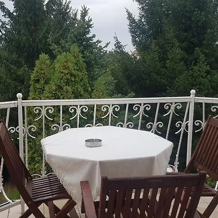 Szenczi Vendeghaz Buk