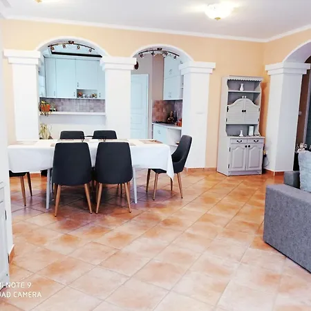 Apartment Szenczi Vendeghaz