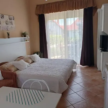 Szenczi Vendeghaz *