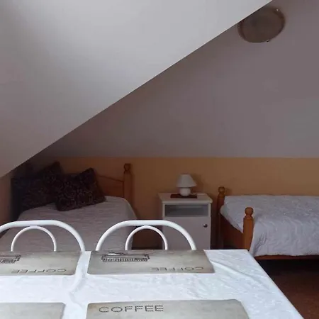 Apartment Szenczi Vendeghaz *