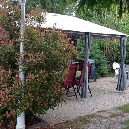 Szenczi Vendeghaz Lägenhet