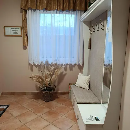 Szenczi Vendeghaz Apartament