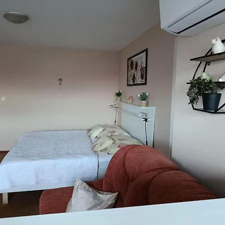 Apartament Szenczi Vendeghaz *