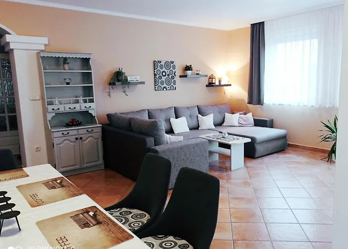 Szenczi Vendeghaz Bük