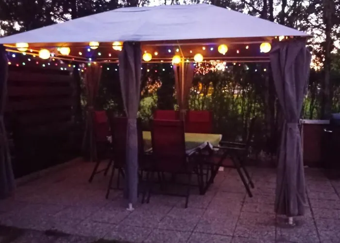 公寓 Szenczi Vendeghaz *