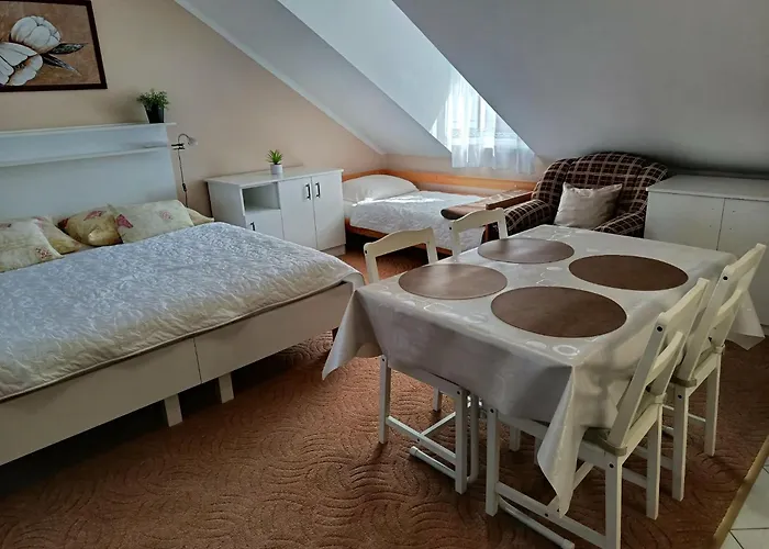 Szenczi Vendeghaz * Bük