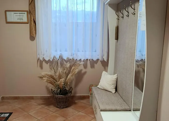 Szenczi Vendeghaz Appartement