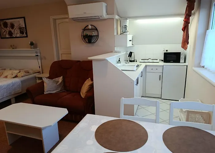 Szenczi Vendeghaz Appartement